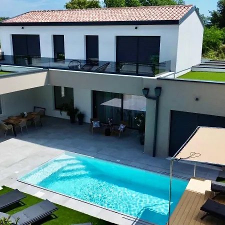 Boni Domini Villa *