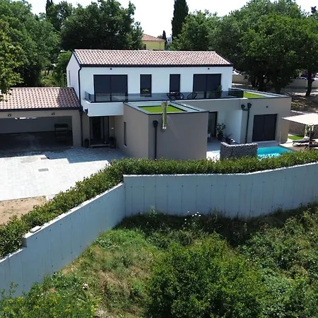 Boni Domini Villa *