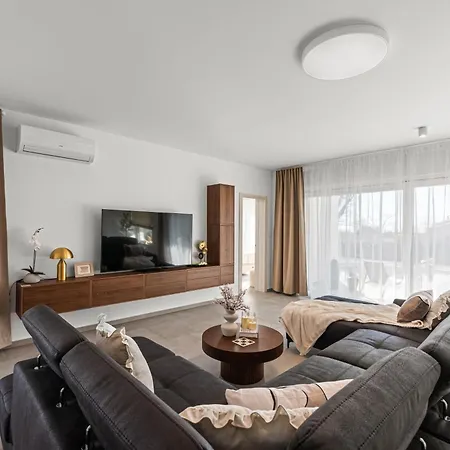 Peaceful Family Fun & Pool-villa Boni Domini Zminj