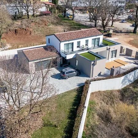Boni Domini Villa *